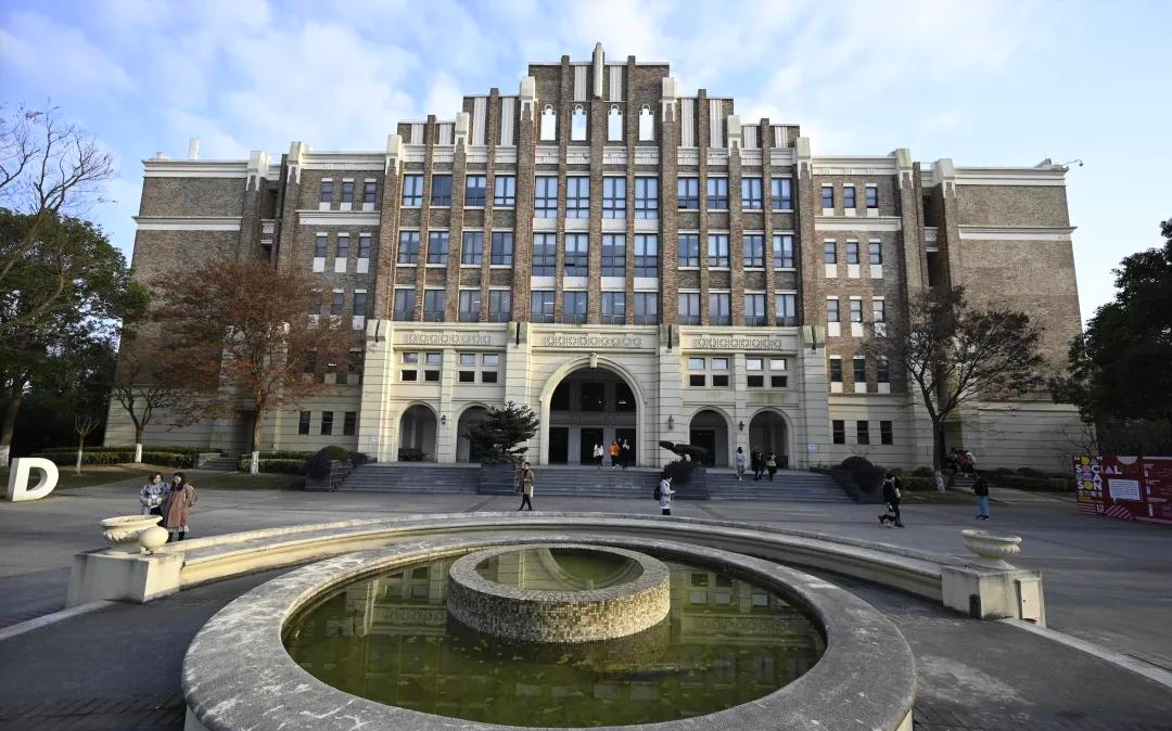 人文学院上海财经大学_上海外国语大学贤达经济人文学院_上海外国语大学贤达经济人文学院专业设置